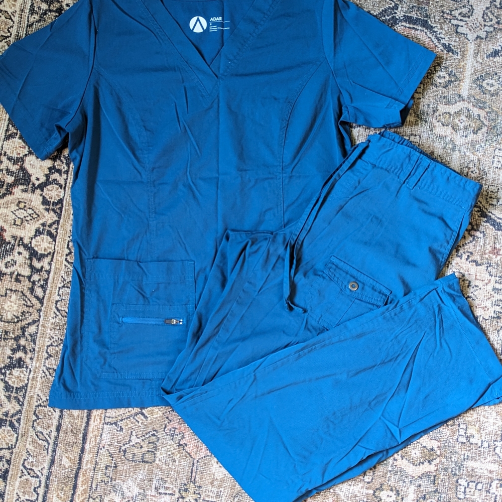 Adar Scrub Set